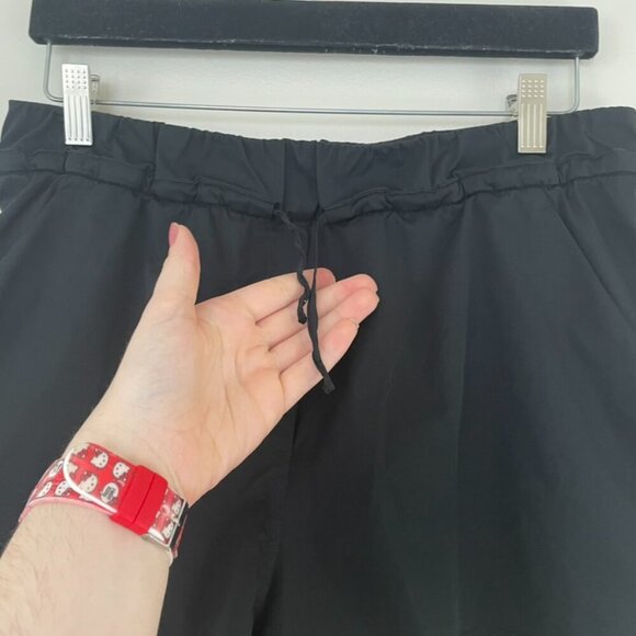 Lululemon Cinchable Waist High Rise Woven Shorts Black Size Large - Picture 6 of 7